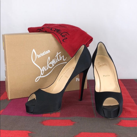 Tilføj til slag adjektiv Christian Louboutin Black Satin Peep Toe Heels – Style on Lafayette